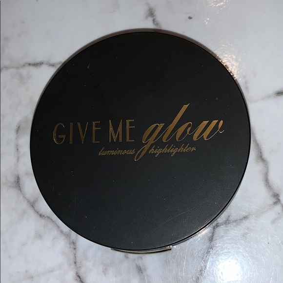 Give Me Glow Transcendent Foiled Highlighter - Picture 3 of 11